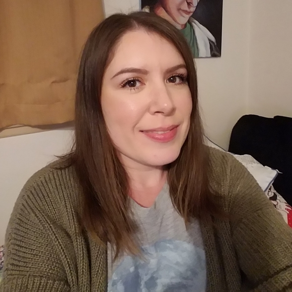 Meet your Posher, Christine - Picture 2 of 3